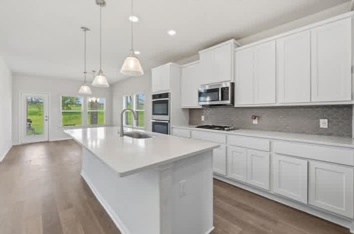 WILLIS OPEN HOUSE THIS SATURDAY! - Houses in Willis - Image 1 of 9
