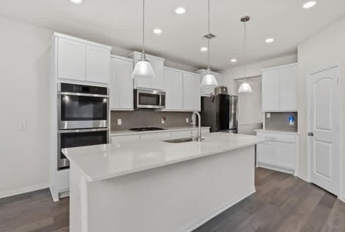 WILLIS OPEN HOUSE THIS SATURDAY! - Houses in Willis - Image 2 of 9