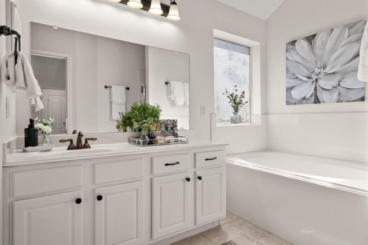 Sweet home for sale in a quiet street, Houston