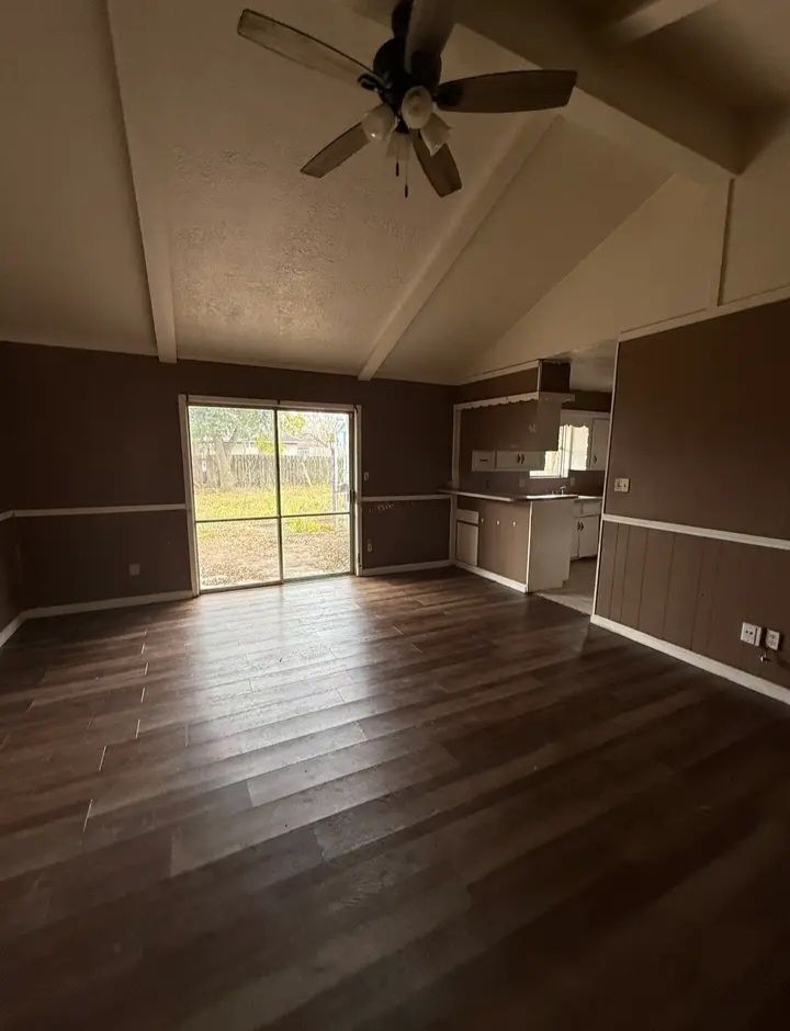 Vacant on lockbox for sale in Houston